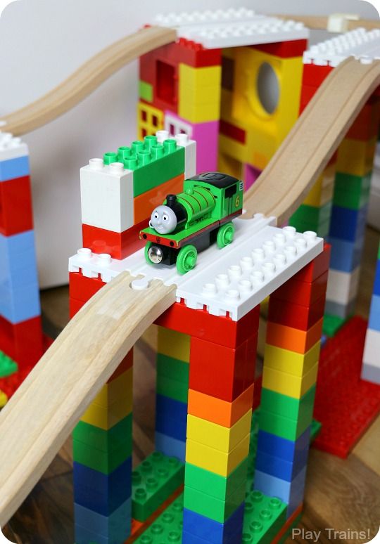 http://play-trains.com/creative-building-play-duplo-and-wooden-train-tracks/
