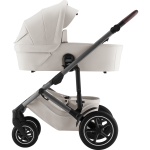 04_SMILE_5Z_SoftTaupe_CalmGrey_BrownHandle_01_HardCarrycot_2024_72dpi_2000x2000