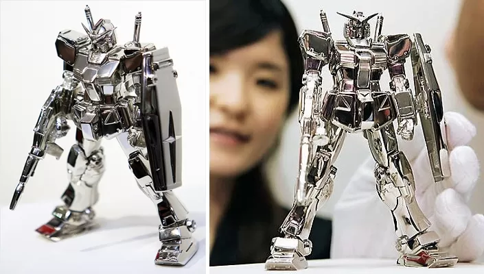 Most-Expensive-Toys-In-The-World-Gundam-Fix-Platinum-Toy-Robot